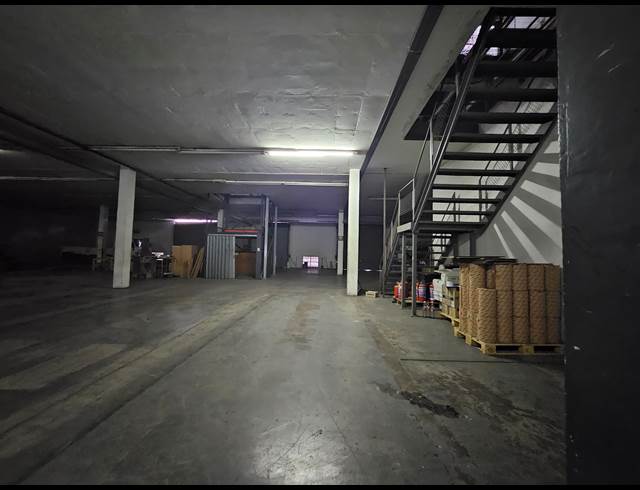 2,400M² WAREHOUSE TO LET IN PRETORIA WEST