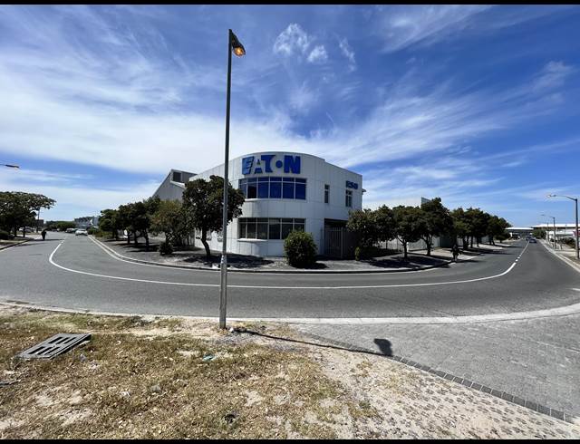 828M² WAREHOUSE TO LET IN THORNTON