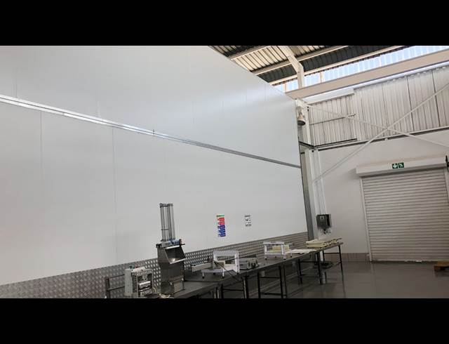814M² WAREHOUSE TO LET IN TUNNEY