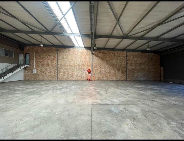 555M² WAREHOUSE TO LET IN RANDJESPARK