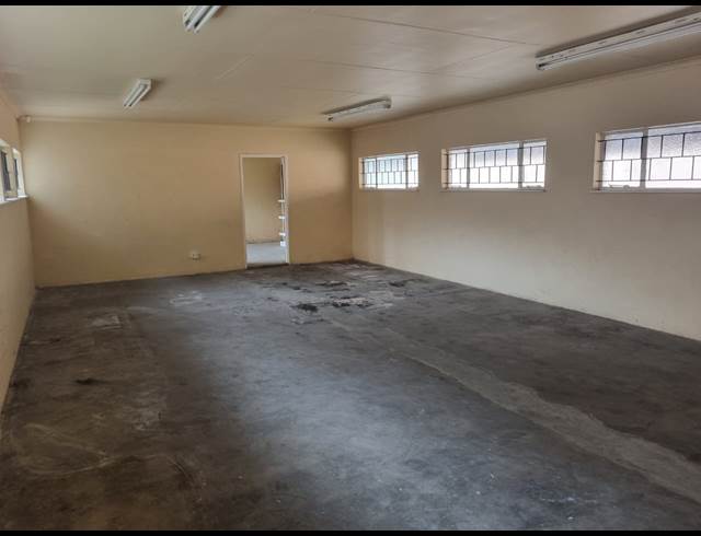 45M² WAREHOUSE TO LET IN ROCKY DRIFT