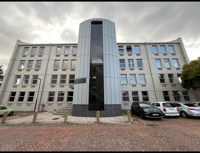 1,715M² OFFICE TO LET IN RONDEBOSCH