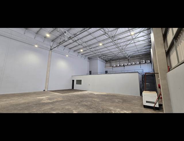 1,122M² WAREHOUSE TO LET IN LANSERIA