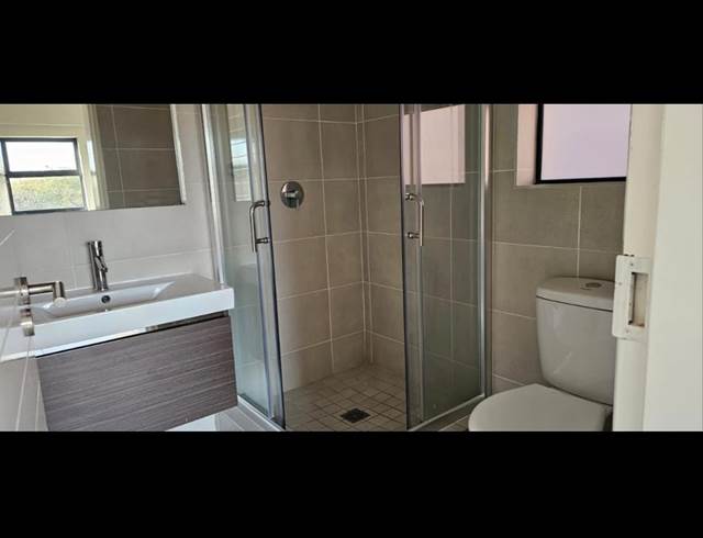 3 BEDROOM APARTMENT TO LET IN BARTLETT