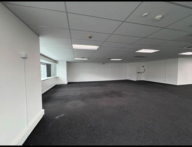 450M² OFFICE TO LET IN FORESHORE