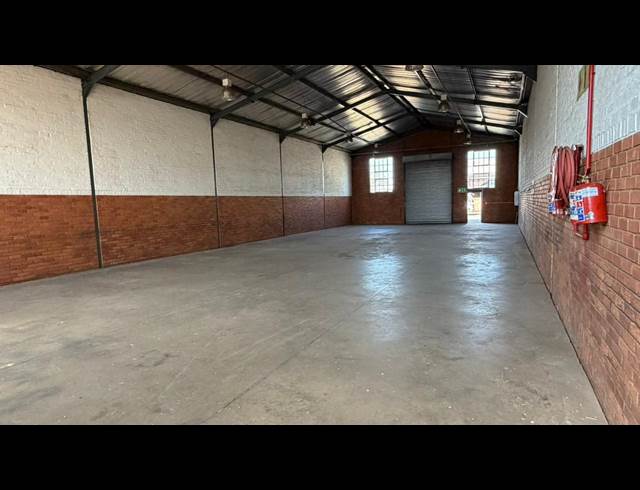 330M² WAREHOUSE TO LET IN ROSSLYN