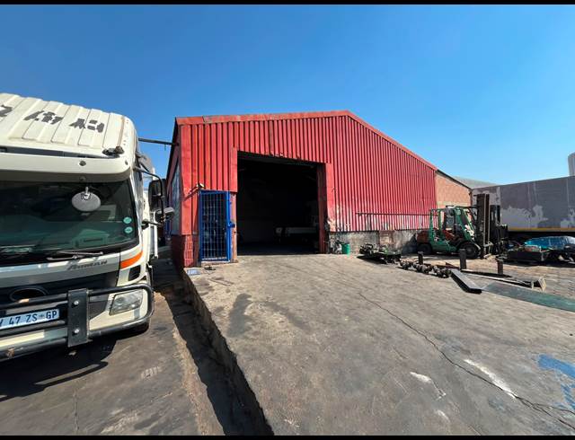 200M² WORKSHOP TO LET IN VULCANIA