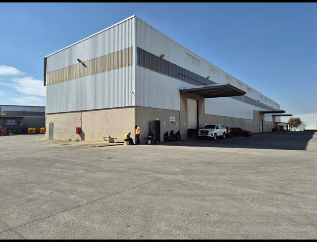 927M² WAREHOUSE TO LET IN POMONA