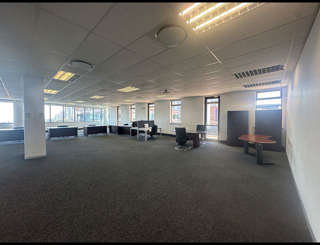 379M² OFFICE TO LET IN SANDTON CENTRAL