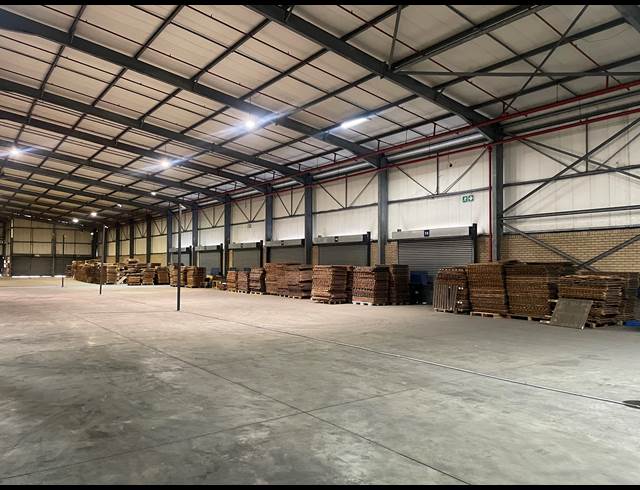 25,539M² WAREHOUSE TO LET IN MOBENI