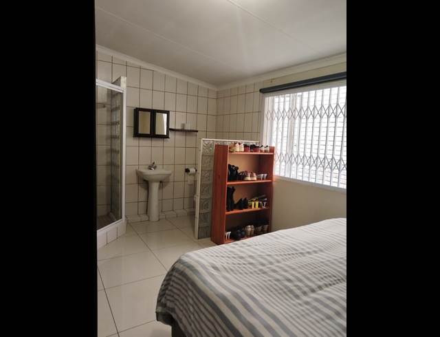 4 BEDROOM FREESTANDING TO LET IN BIRCHLEIGH