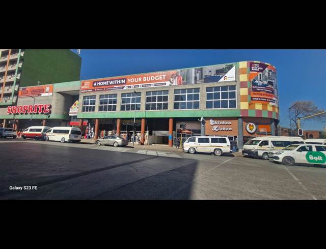 74M² OFFICE TO LET IN NEWTOWN