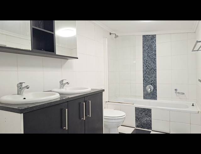2 bed property to rent in OBSERVATORY