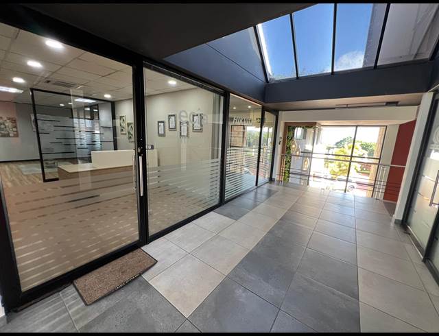 255M² OFFICE TO LET IN LA LUCIA RIDGE