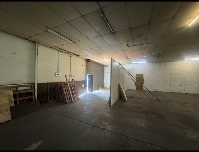 300M² WAREHOUSE TO LET IN WYNBERG