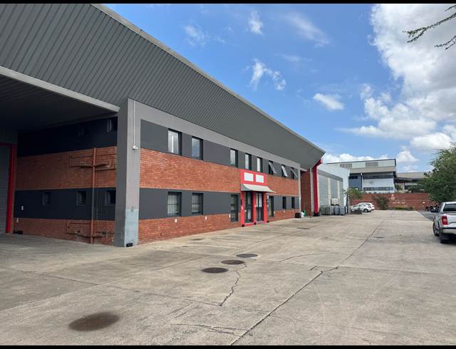 859M² WAREHOUSE TO LET IN CORNUBIA