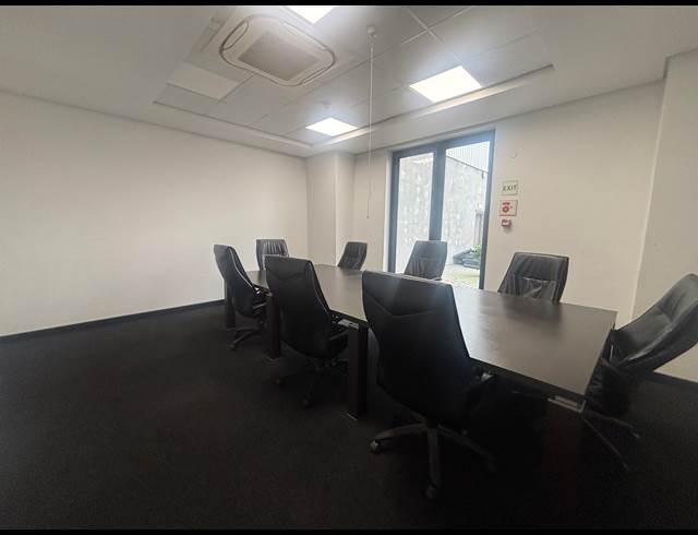 7,572M² WAREHOUSE TO LET IN BELLVILLE SOUTH INDUSTRIA