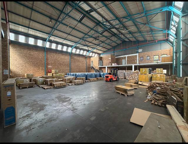 818M² WAREHOUSE TO LET IN RANDJESPARK