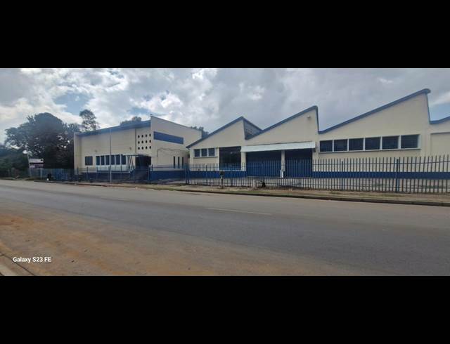 2,600M² WAREHOUSE TO LET IN GLENESK