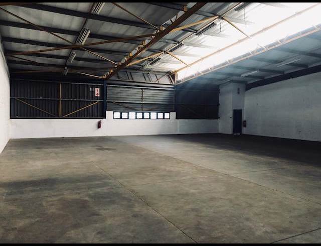 493M² WAREHOUSE TO LET IN RED HILL