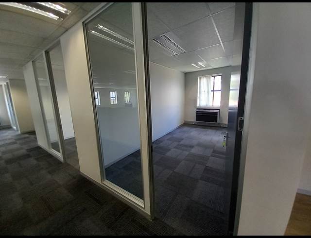240M² OFFICE TO LET IN BRYANSTON