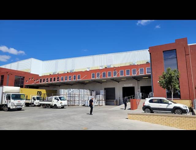 2,631M² WAREHOUSE TO LET IN BRACKENFELL INDUSTRIAL