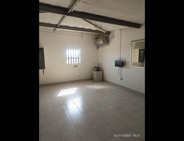 89M² BUSINESS CENTRE TO LET IN BALLITO DISTRICT