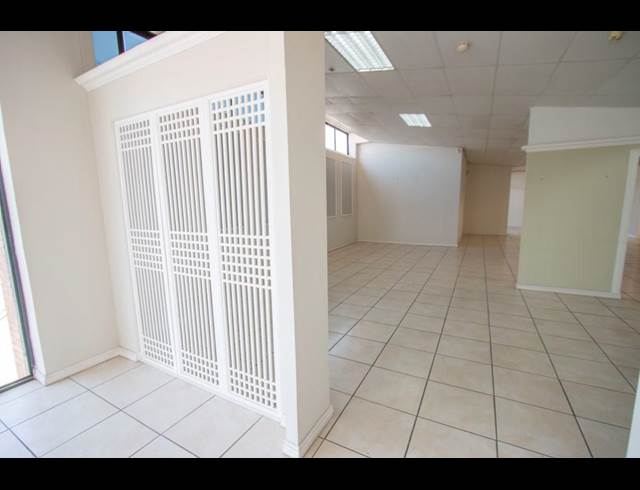 750M² OFFICE TO LET IN KRAMERVILLE