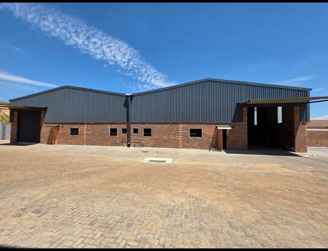 2,040M² WAREHOUSE TO LET IN AEROTON