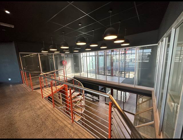 1,000M² OFFICE TO LET IN WOODSTOCK