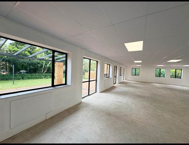 402M² OFFICE TO LET IN VORNA VALLEY