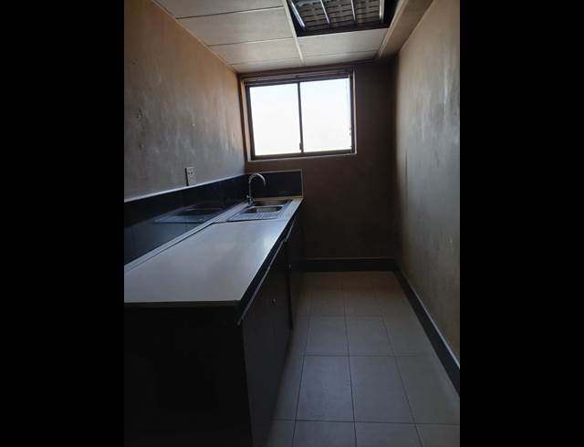 1,246M² OFFICE TO LET IN WESTVILLE