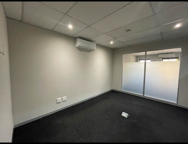 132M² OFFICE TO LET IN HURLINGHAM