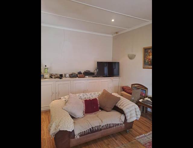 4 BEDROOM PROPERTY TO RENT IN GREENSIDE