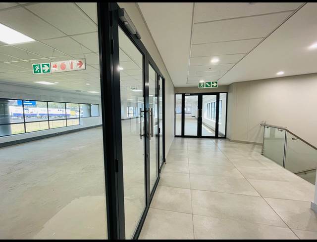 425M² OFFICE TO LET IN VORNA VALLEY