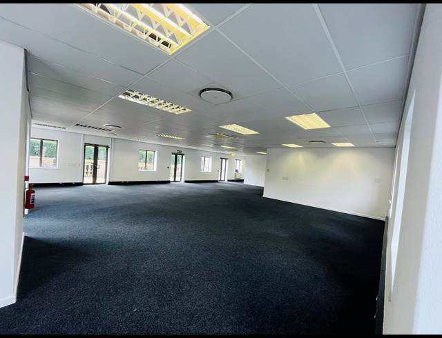 529M² OFFICE TO LET IN BRYANSTON