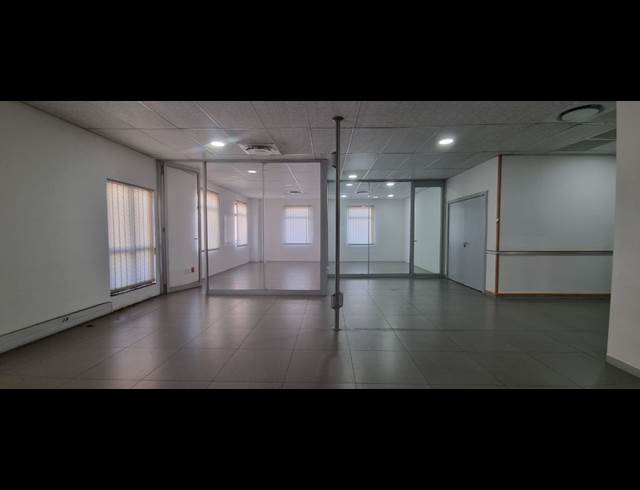 202M² OFFICE TO LET IN GLENWOOD