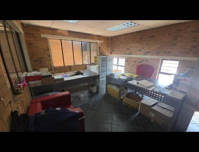 223M² WORKSHOP TO LET IN KLIPFONTEIN