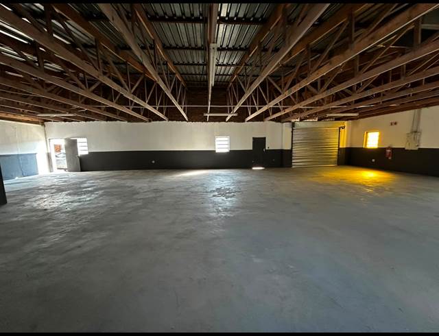 242M² WAREHOUSE TO LET IN WYNBERG