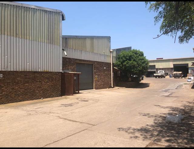 442M² WAREHOUSE TO LET IN WALTLOO