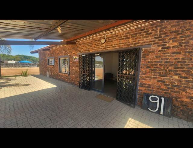 500M² WAREHOUSE TO LET IN ONDERSTEPOORT