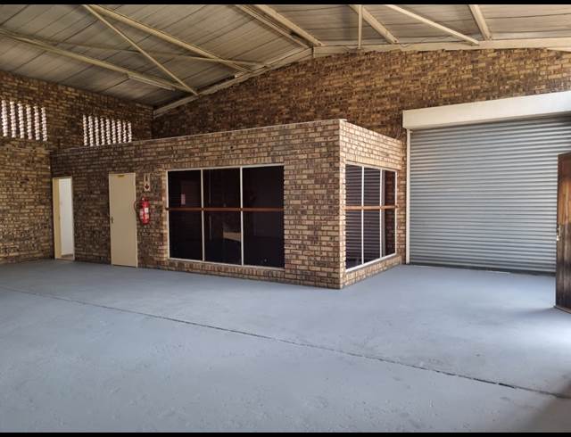 138.40M² WAREHOUSE TO LET IN VINTONIA