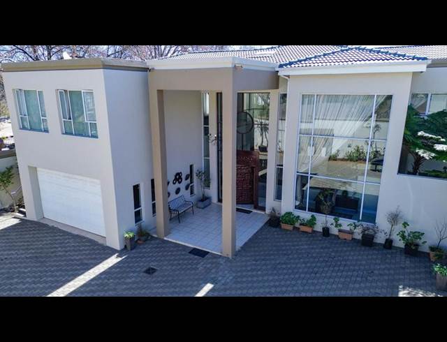 7 BEDROOM PROPERTY TO RENT IN HOUGHTON ESTATE