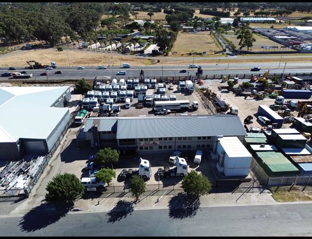 4,000M² WAREHOUSE TO LET IN STRAND CENTRAL