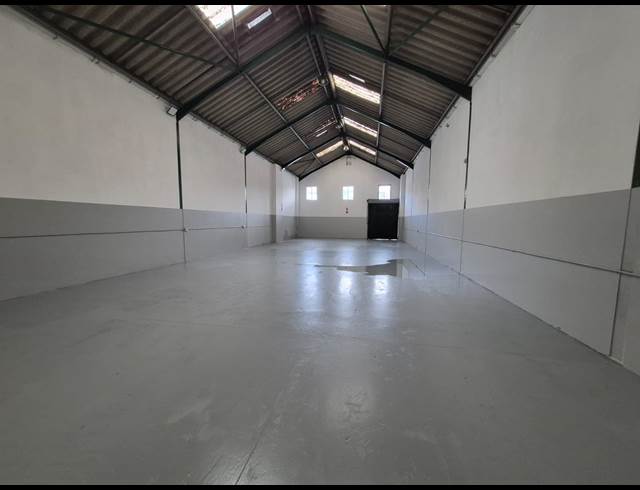 383M² WAREHOUSE TO LET IN BRIARDENE