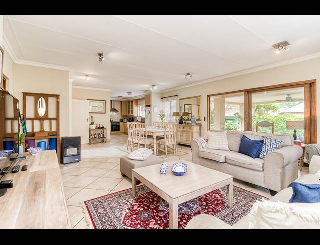3 BEDROOM SECTIONAL TITLE RENTED IN NORTH RIDING