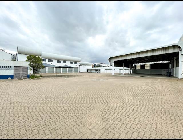 1,739M² WAREHOUSE TO LET IN RIVERHORSE VALLEY