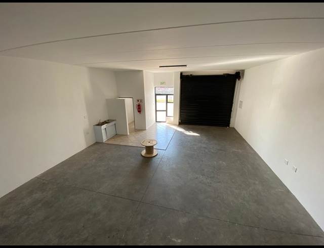 157M² WAREHOUSE TO LET IN SPARTAN
