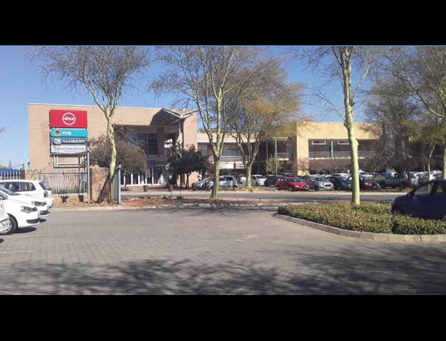 160M² RETAIL TO LET IN MAGALIESKRUIN