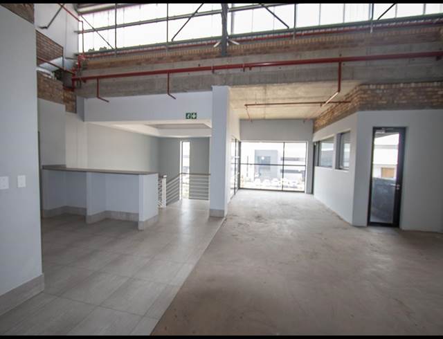 3,227M² WAREHOUSE TO LET IN POMONA AH